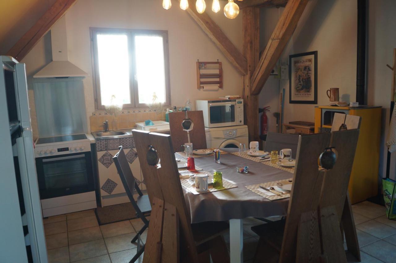 Gite De La Jument Grise Lescheroux Exterior foto